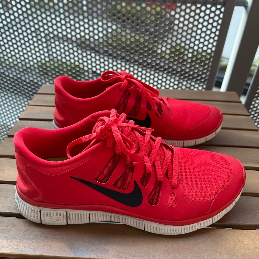 MENS Nike Free Run Red Orange Lightweight Sneakers Size 10.5
